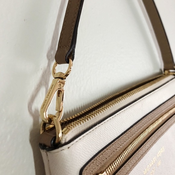 New! Michael Kors Bag - Picture 4 of 5